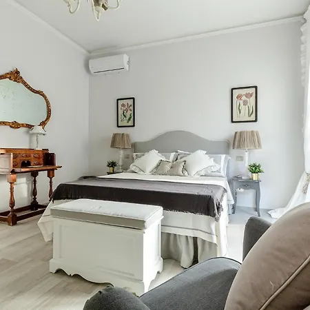 Villa Olivia: A New Luxury With Garden *