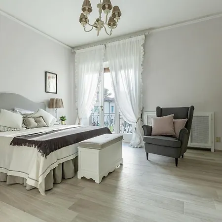 Villa Olivia: A New Luxury With Garden *